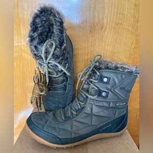 Columbia Women's Minx Shorty III Boots - Green Sz 11W - NEW